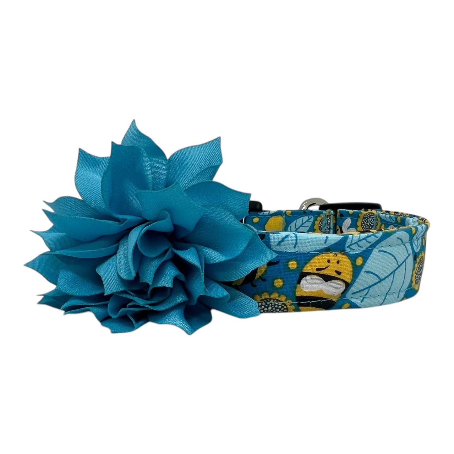 Turquoise Bee Dog Collar with Flower