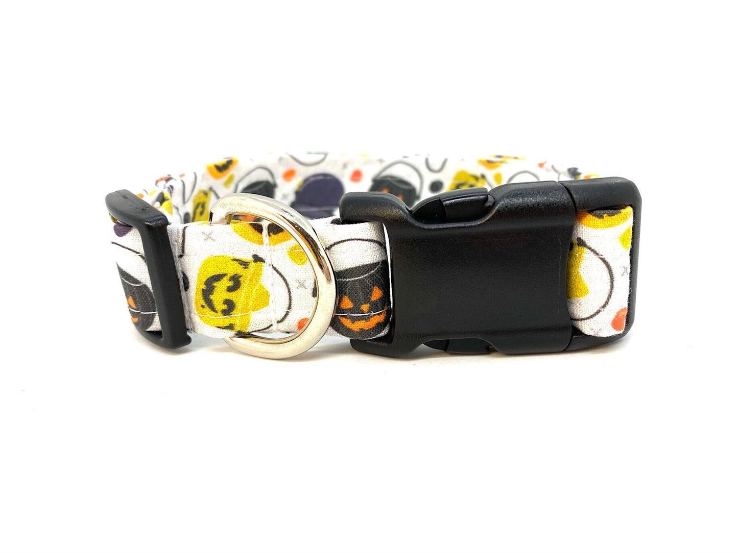 Halloween trick-or-treat bucket dog collar

