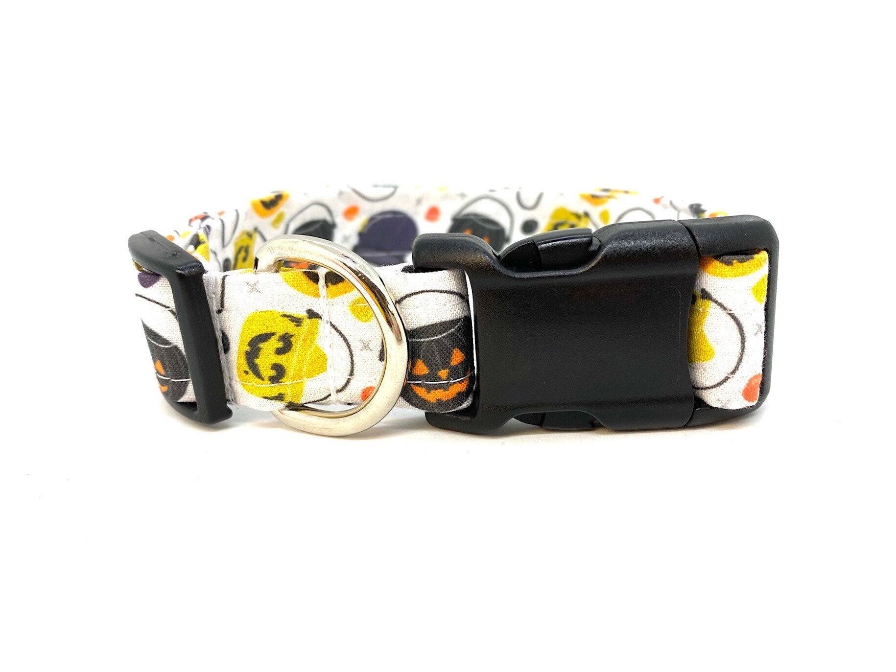 Halloween trick-or-treat bucket dog collar

