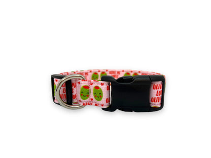 Light pink Valentine’s Day dog collar with heart olive design and “Olive Me, Loves Olive You” text. 