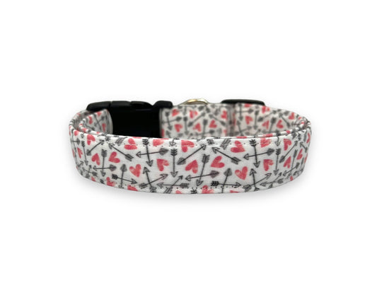 Valentine’s Day dog collar with pink hearts and black arrow pattern