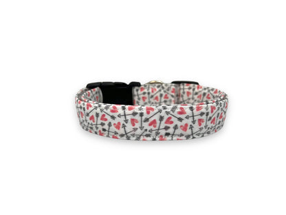 Valentine’s Day dog collar with pink hearts and black arrow pattern